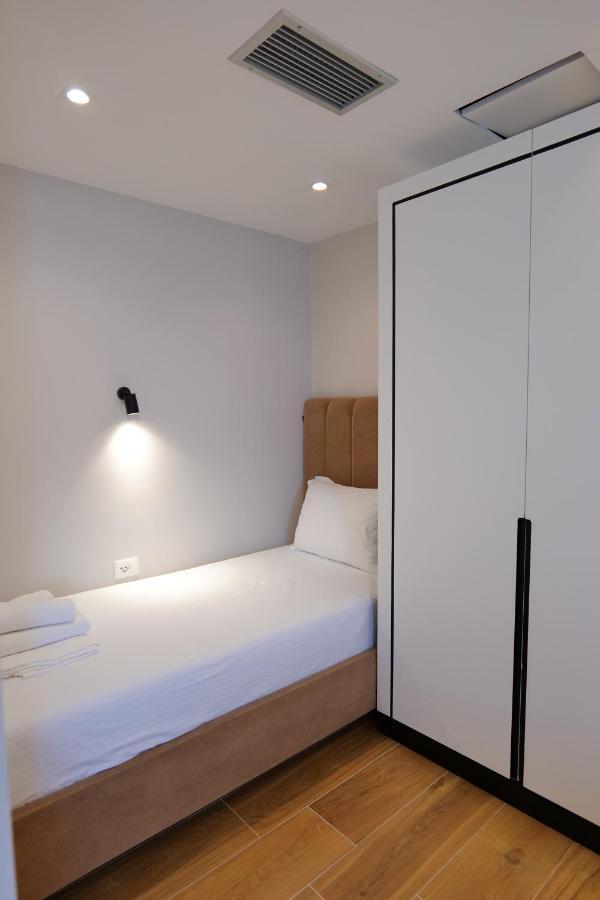 The View Hotel Ksamil Extérieur photo