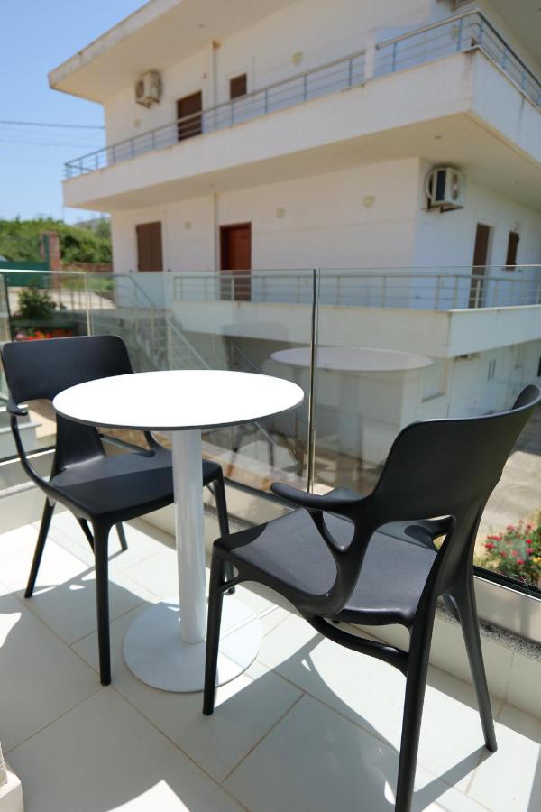 The View Hotel Ksamil Extérieur photo