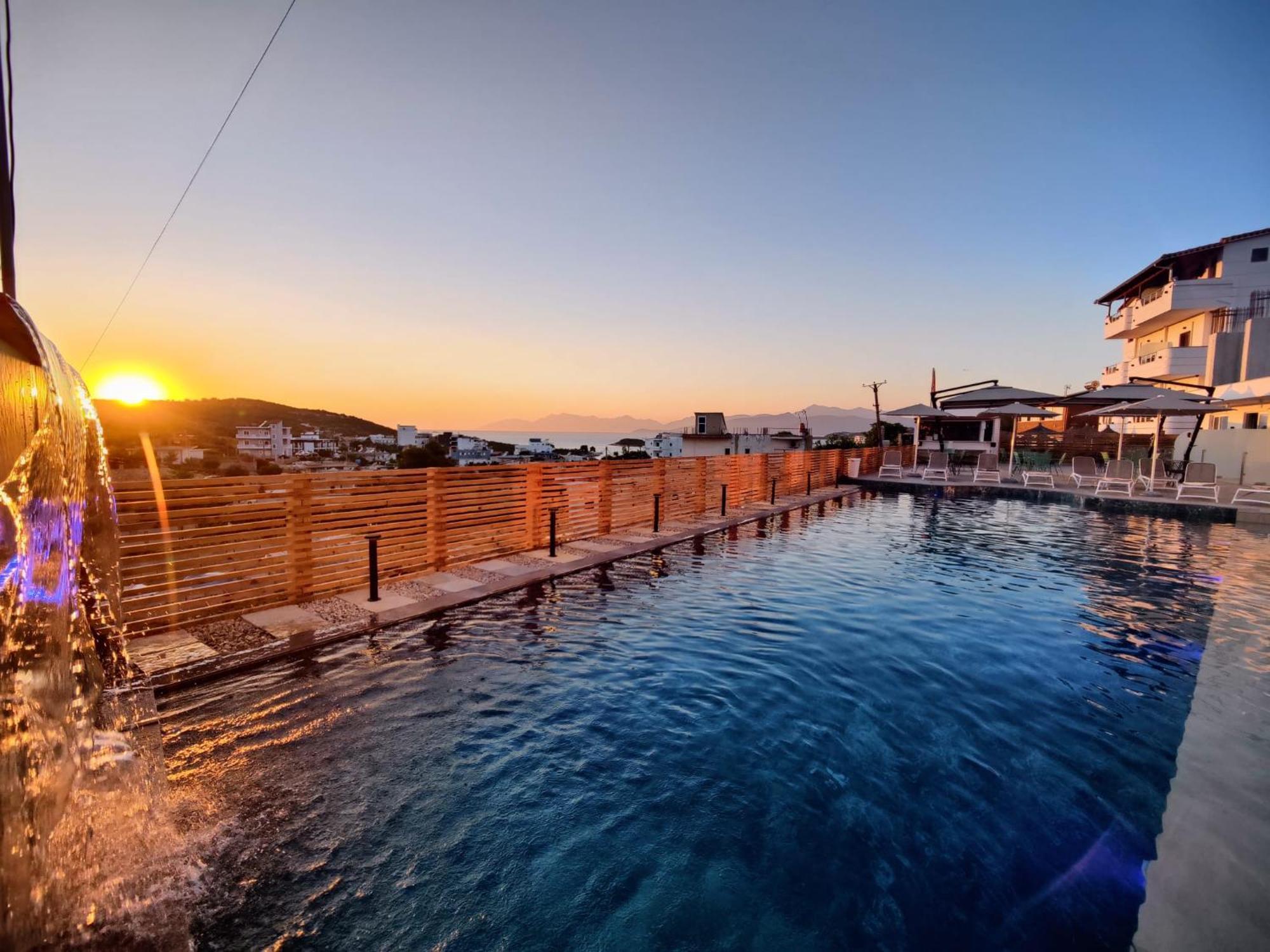 The View Hotel Ksamil Extérieur photo